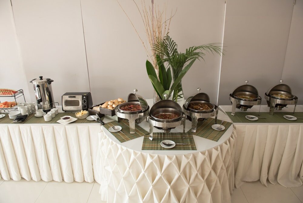 Фото Empire Suites Hotel