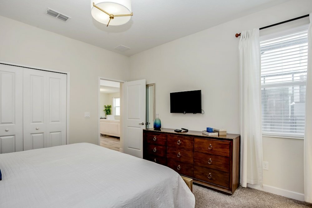 Фото 5 Bed 4 Ba Villa with Game Room, Pool & SPA