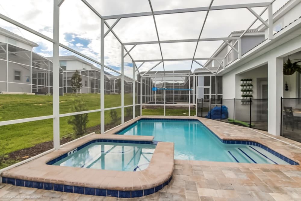 Фото 6 Bedroom 5 Bathroom Vacation Home