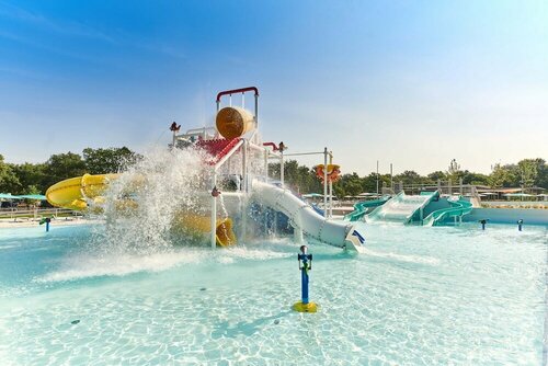 Гостиница Mediteran Mobile Homes Camping Park Umag