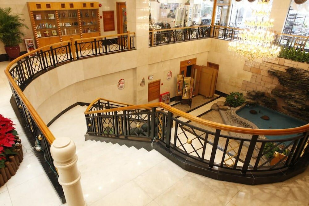 Фото Guangzhou Yuehai Hotel