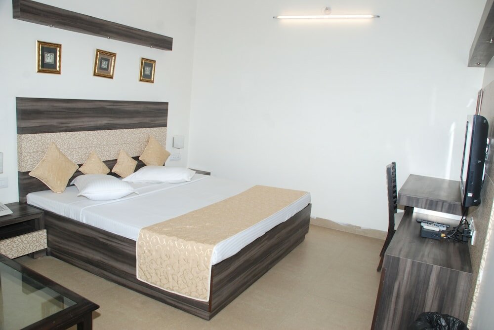 Фото Hotel Kanishk