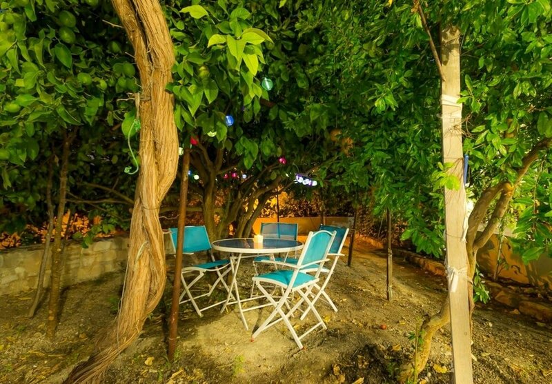 Гостиница The Lemon Tree Lodge Rustic Village