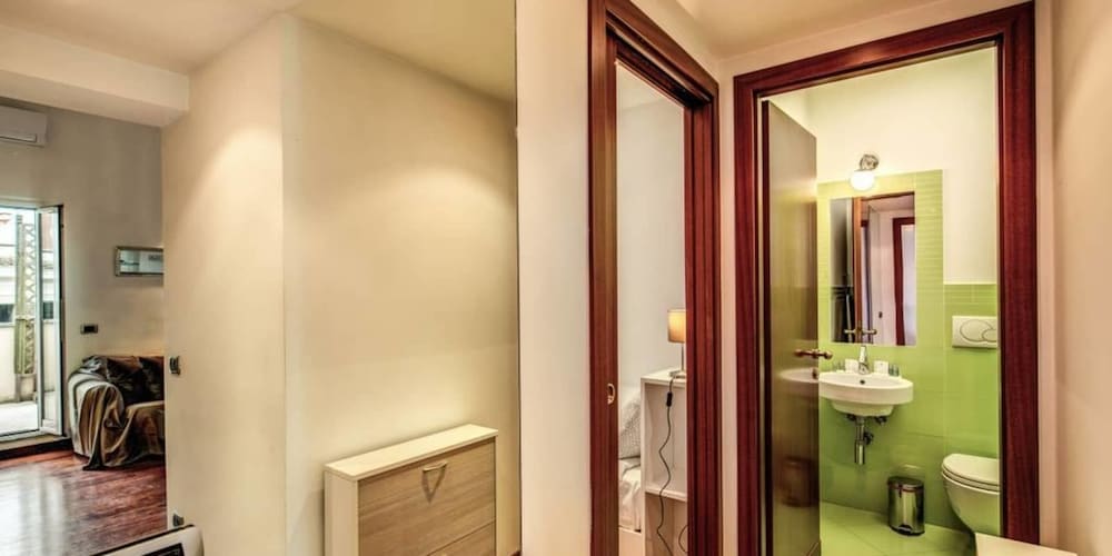 Фото Attic terrace with St Peter's Dome View