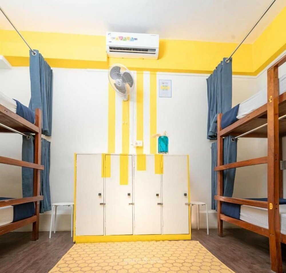 Фото Locomo Hostel - Mumbai