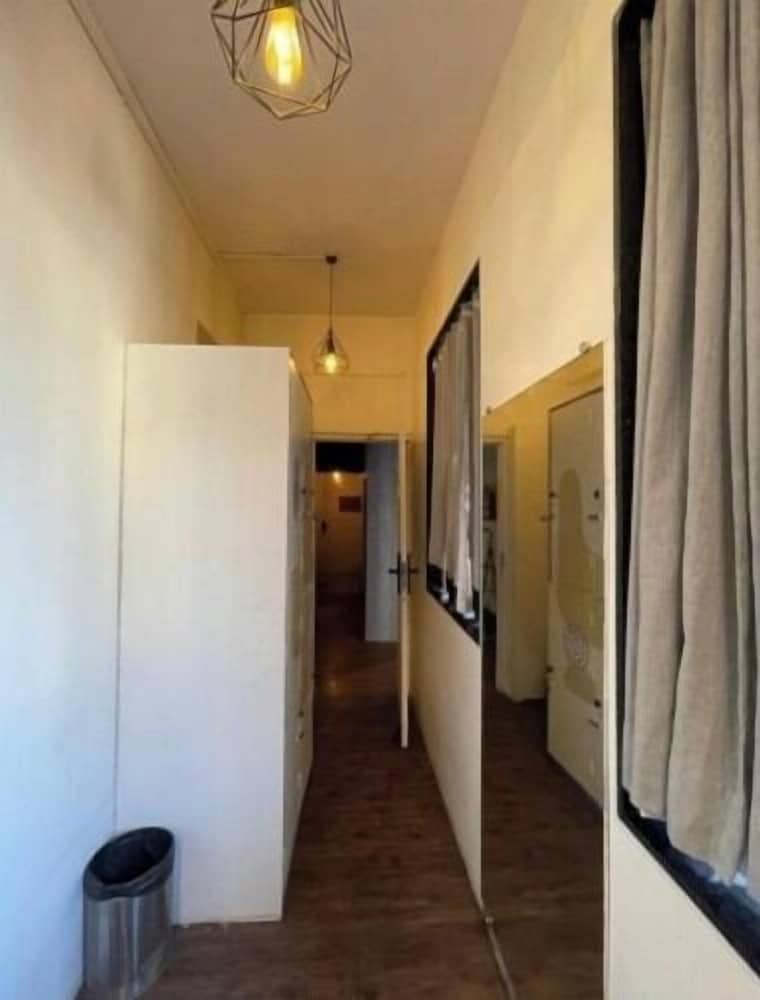 Фото Locomo Hostel - Mumbai