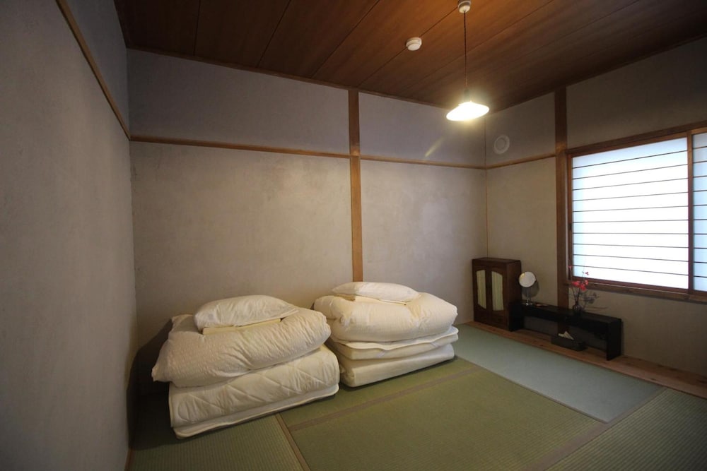 Фото Small Town Hostel Hakodate