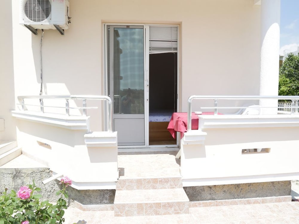 Фото Mimi Lux Apartments