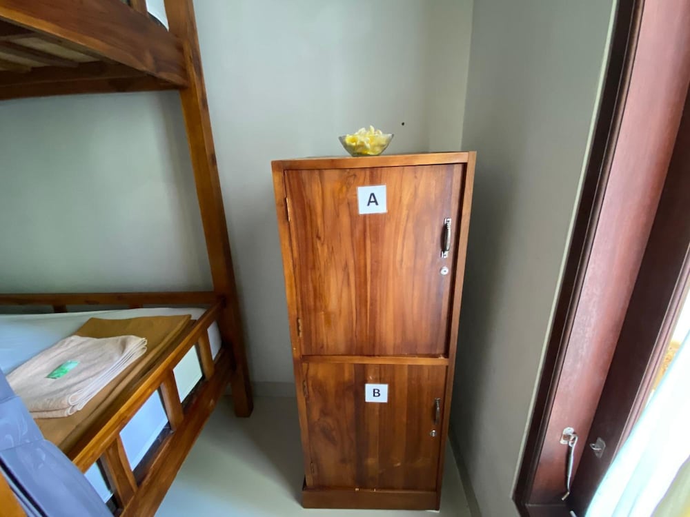 Фото Suwardika Homestay and Dormitory - Hostel