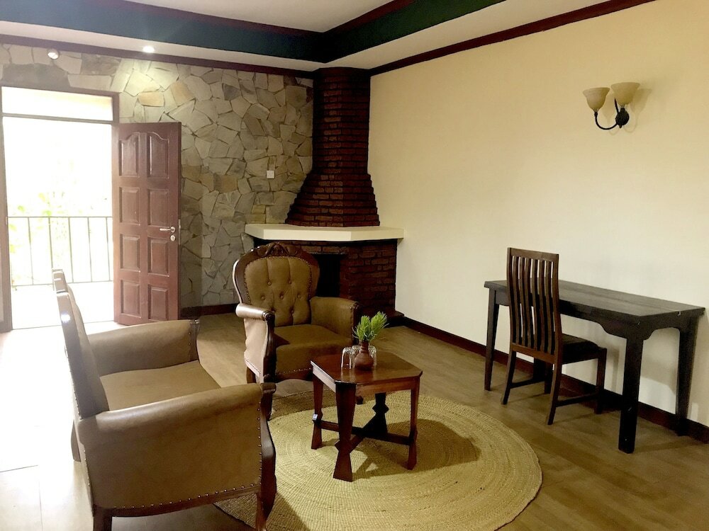 Фото Enyati Lodge