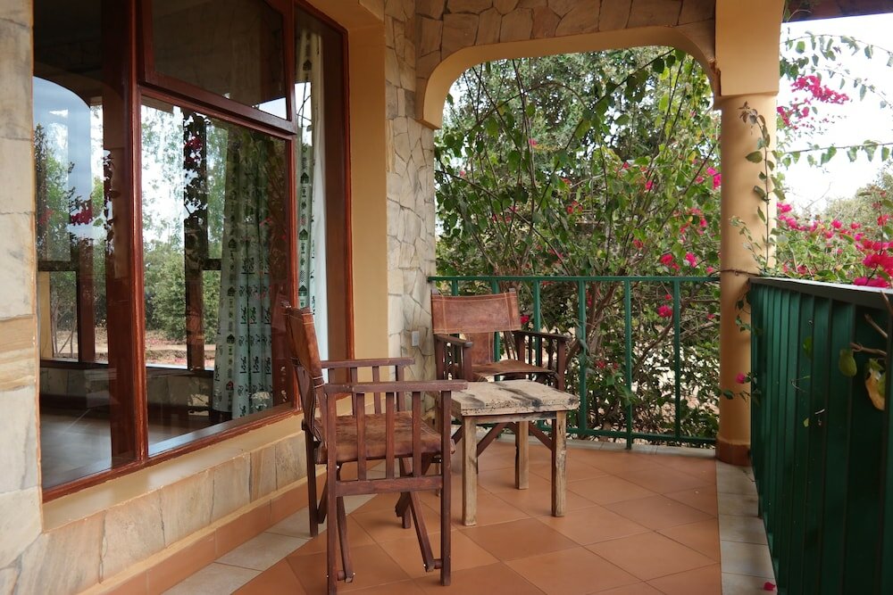 Фото Enyati Lodge