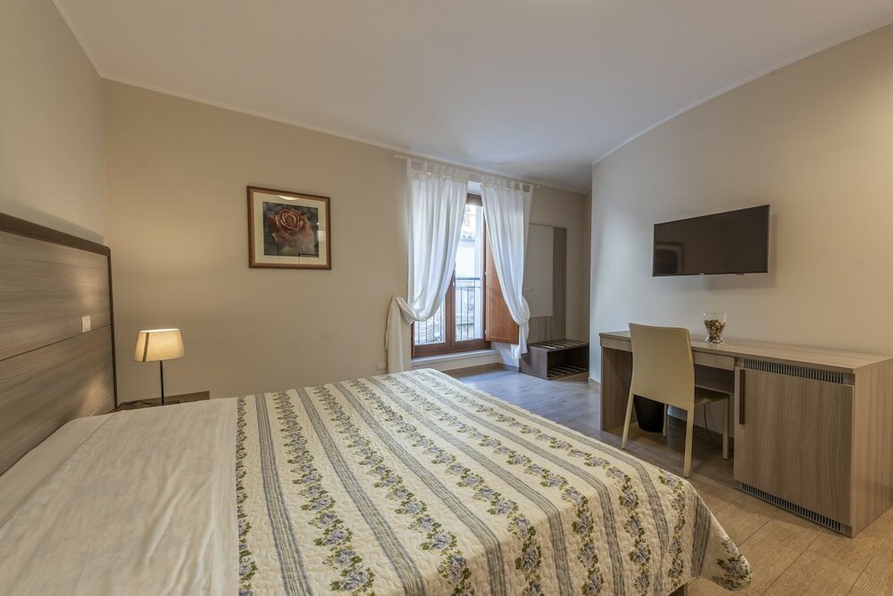 Фото Flora Hotel