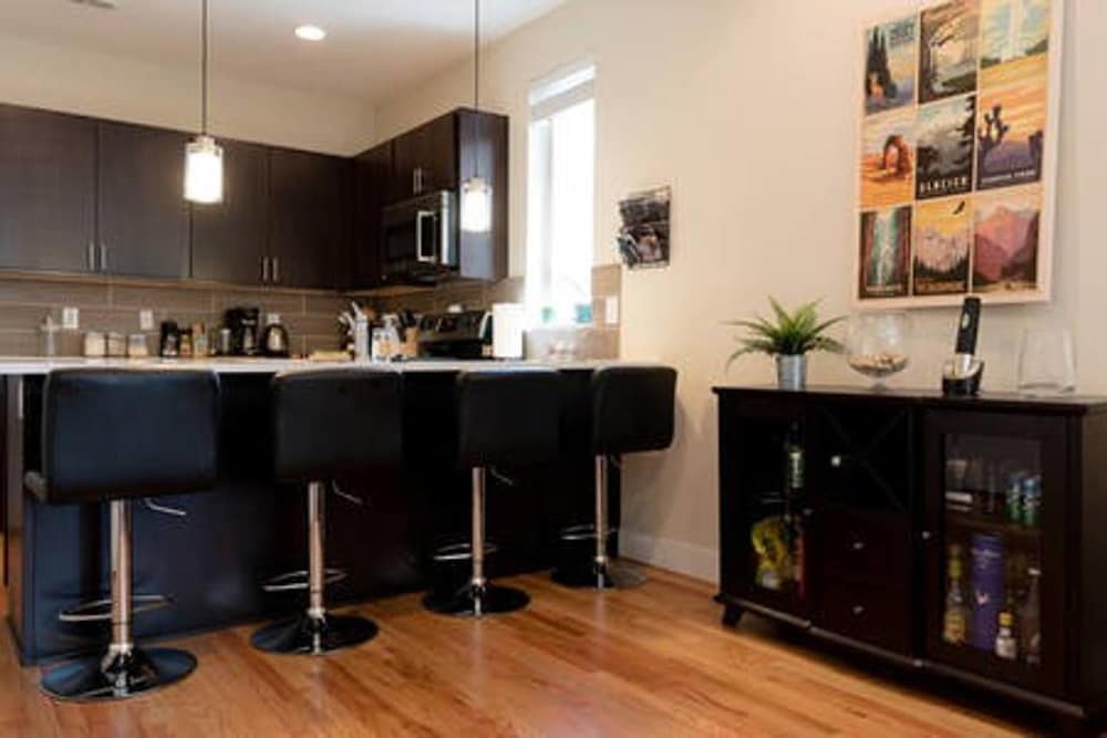 Фото The Mile High Townhome Walk to the Stadium