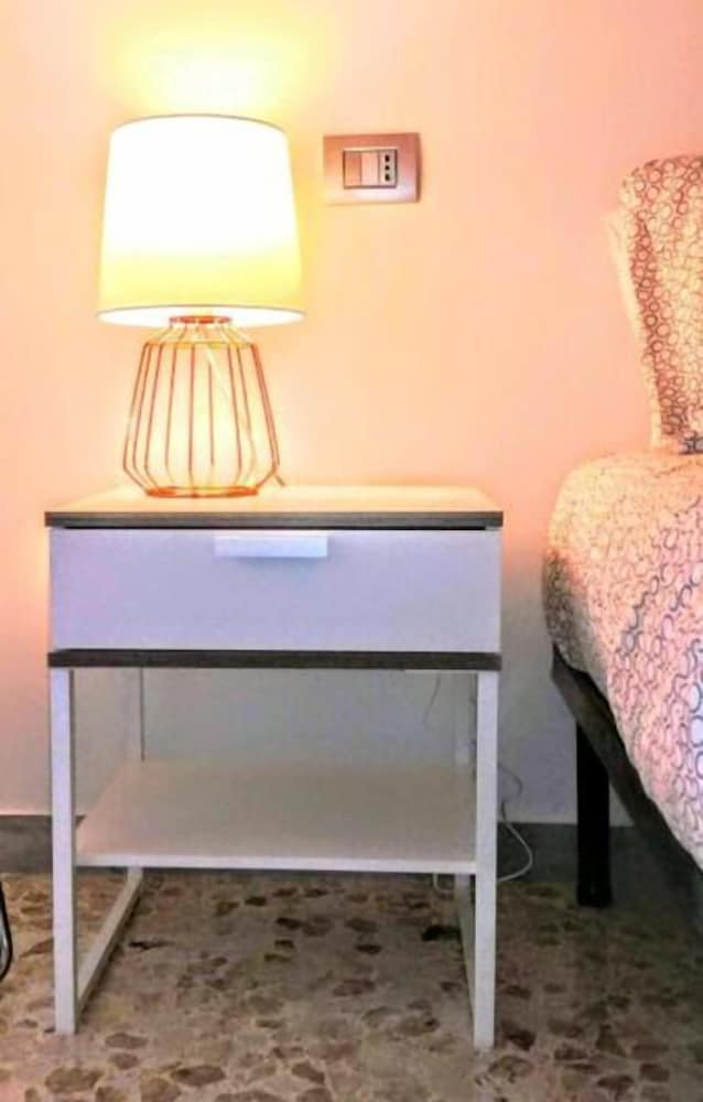 Фото Dimora Mastcarrir - Moderne camere in centro