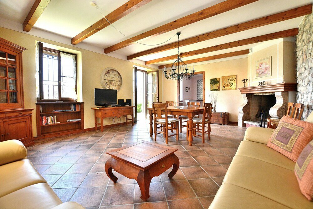 Фото Apartment With Pool Ai Pignoi Ground F