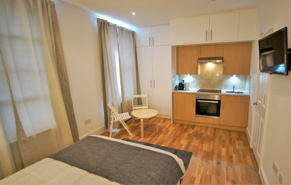 Фото Ifield Road