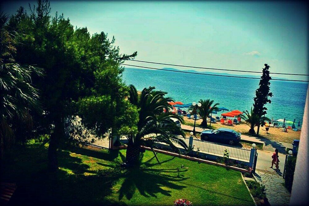 Фото Chrissi Ammoudia