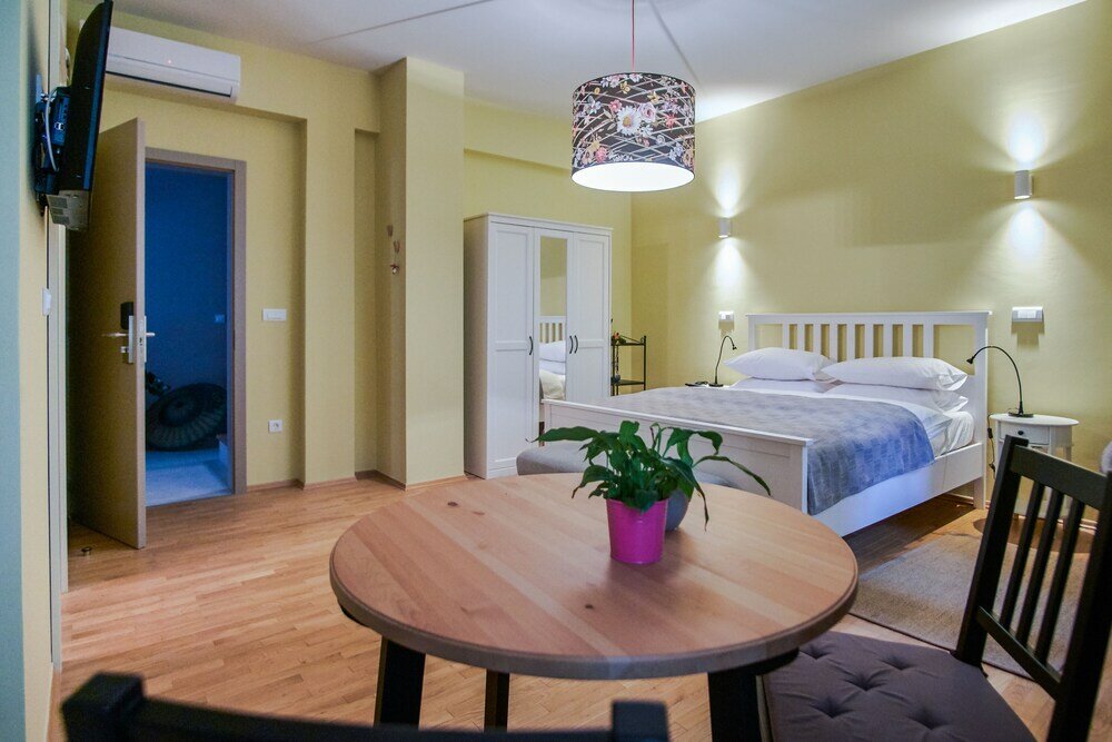 Фото Peacock Boutique Apartments