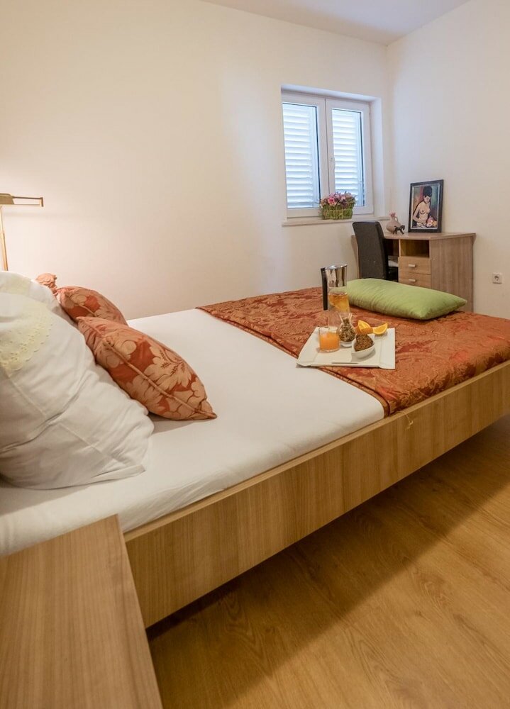 Фото Maja apartment-Sunset view Cavtat 1 i 2