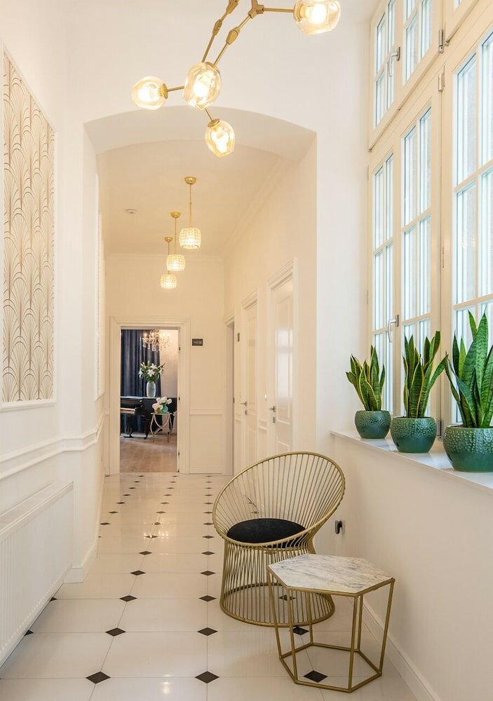 Фото Pierrot & Pierrette Apartments