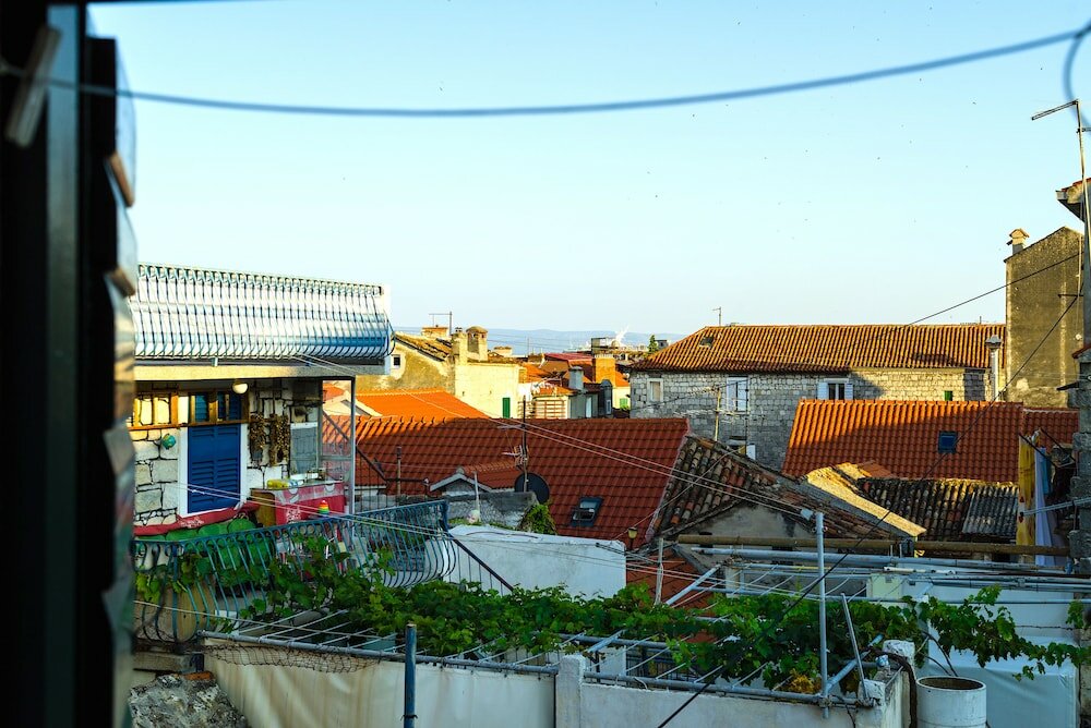 Фото Split Apartments with Hotel Service