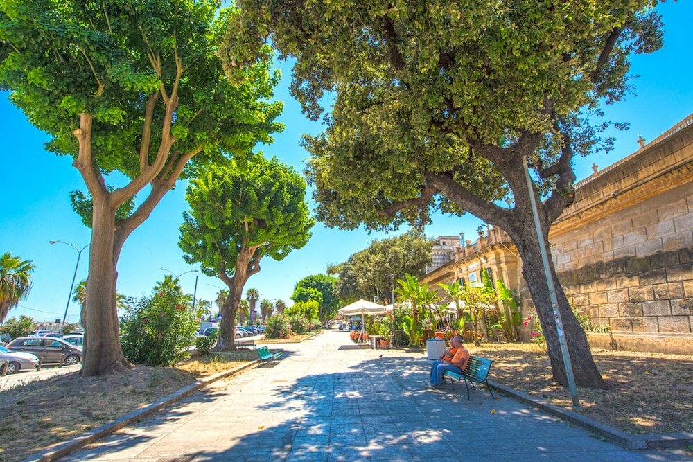 Фото Amazing Sea View in Historic Building