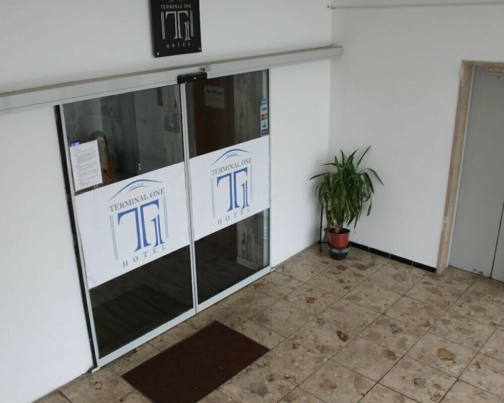 Фото Terminal Hotel One