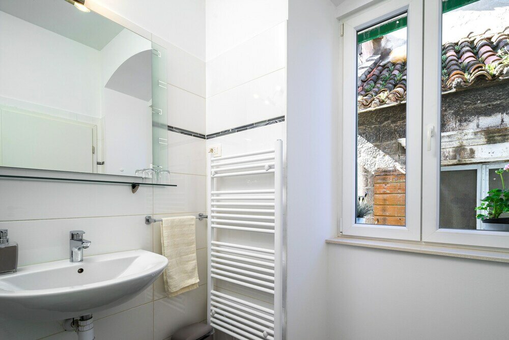 Фото L U X E Split Luxury Rooms