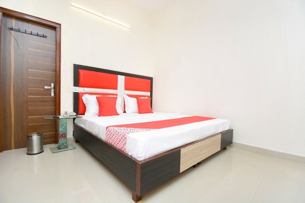 Фото Oyo 22993 Hotel Ozas Grand