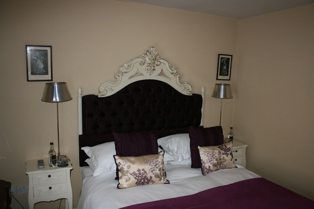 Фото The New White Lion