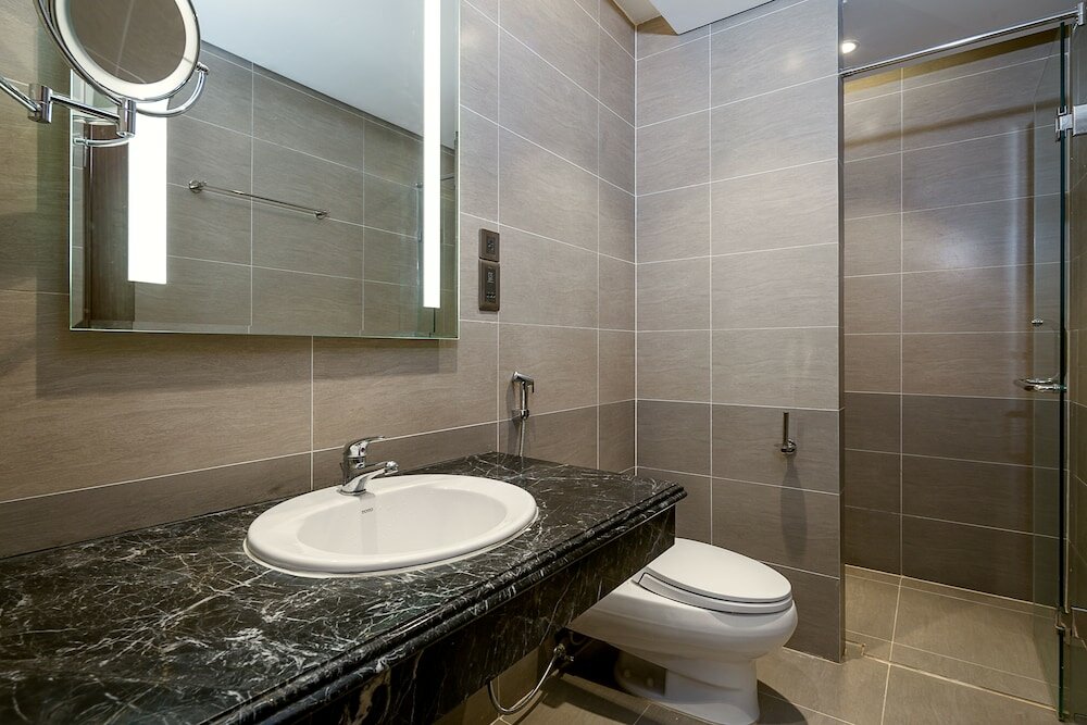 Фото Johnny's Luxury Apartments