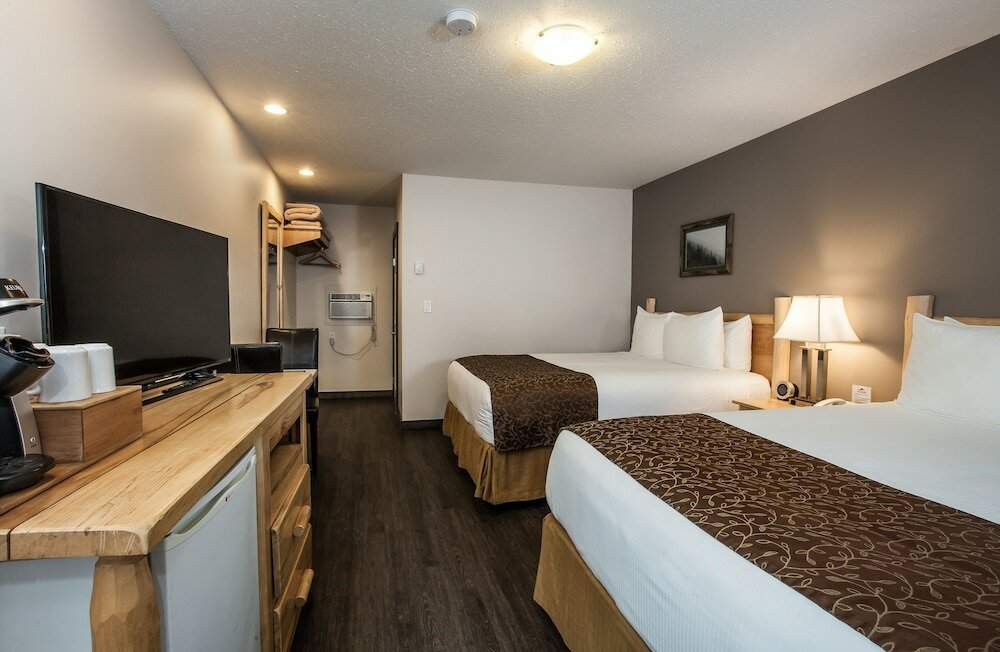 Фото Swiss Chalet Motel