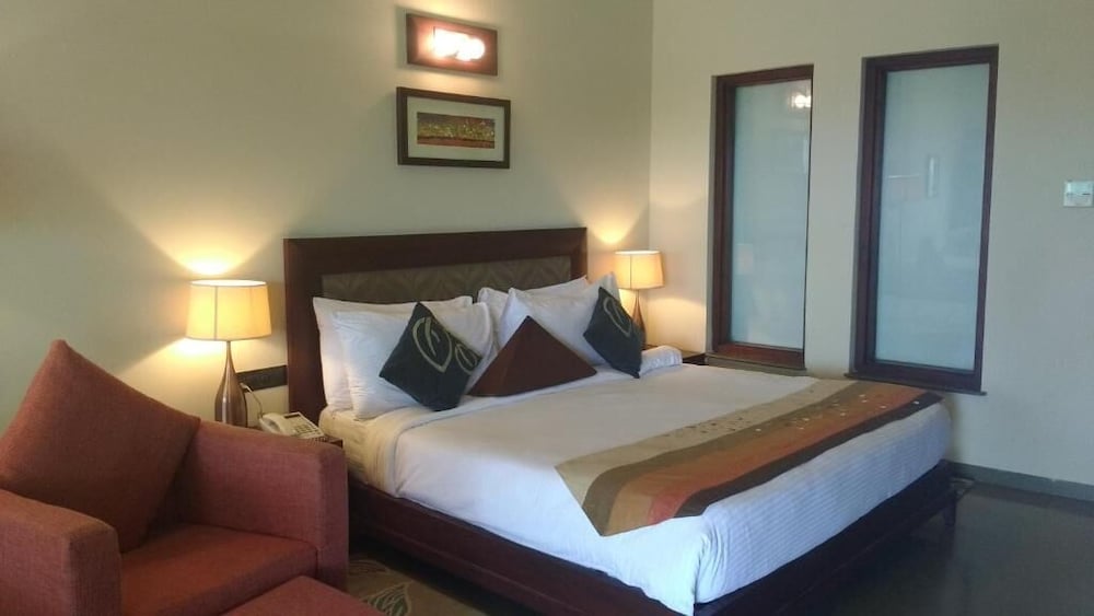 Фото Gulmohar Greens - Golf & Country Club