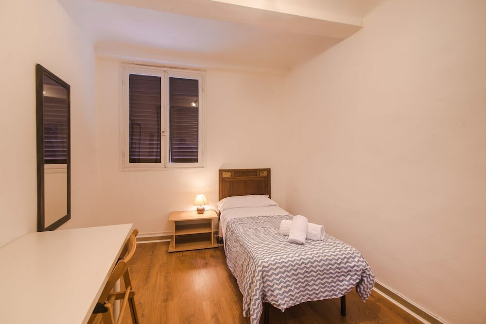 Фото Lovely 4bd Apt 3min Walk to Ponte Vecchio