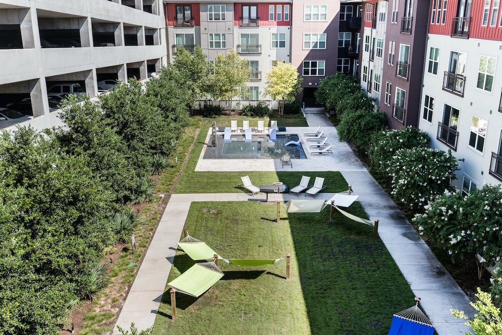 Фото Urbanlights at Legacy West