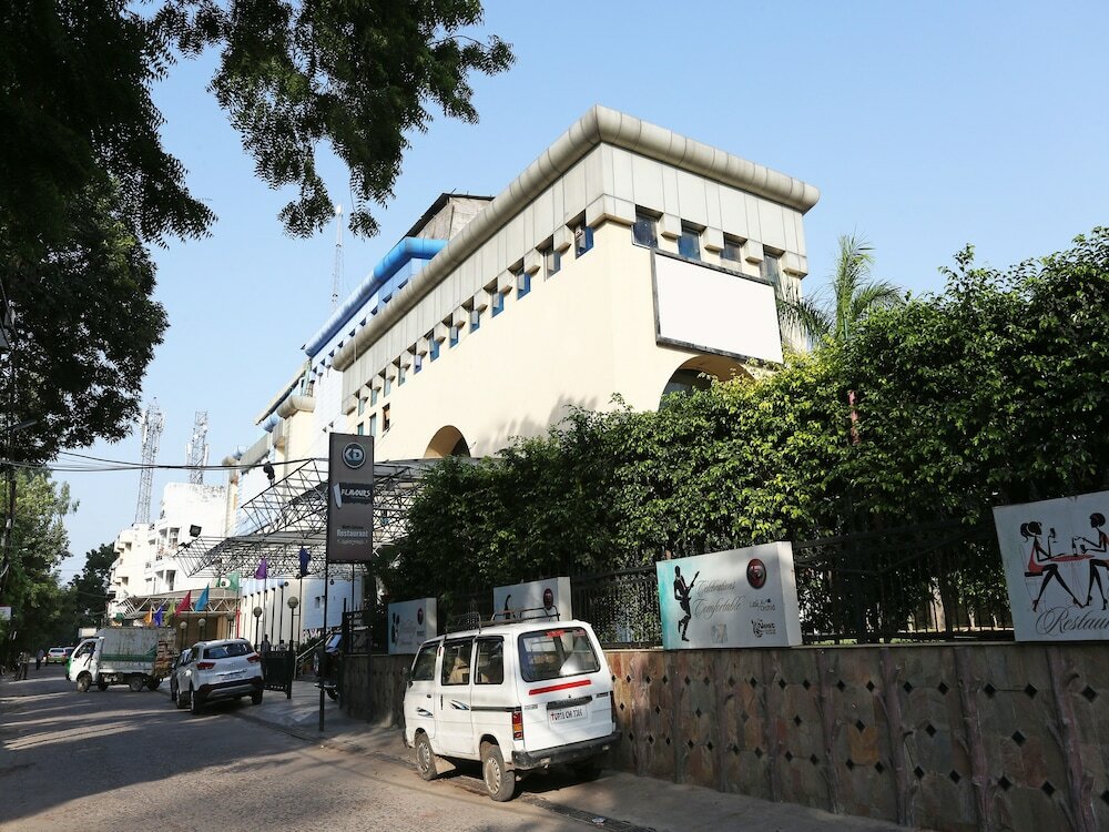 Фото отеля 2