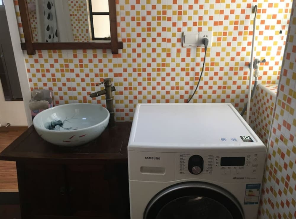 Фото Shanghai Yanshe Huashan Road Branch