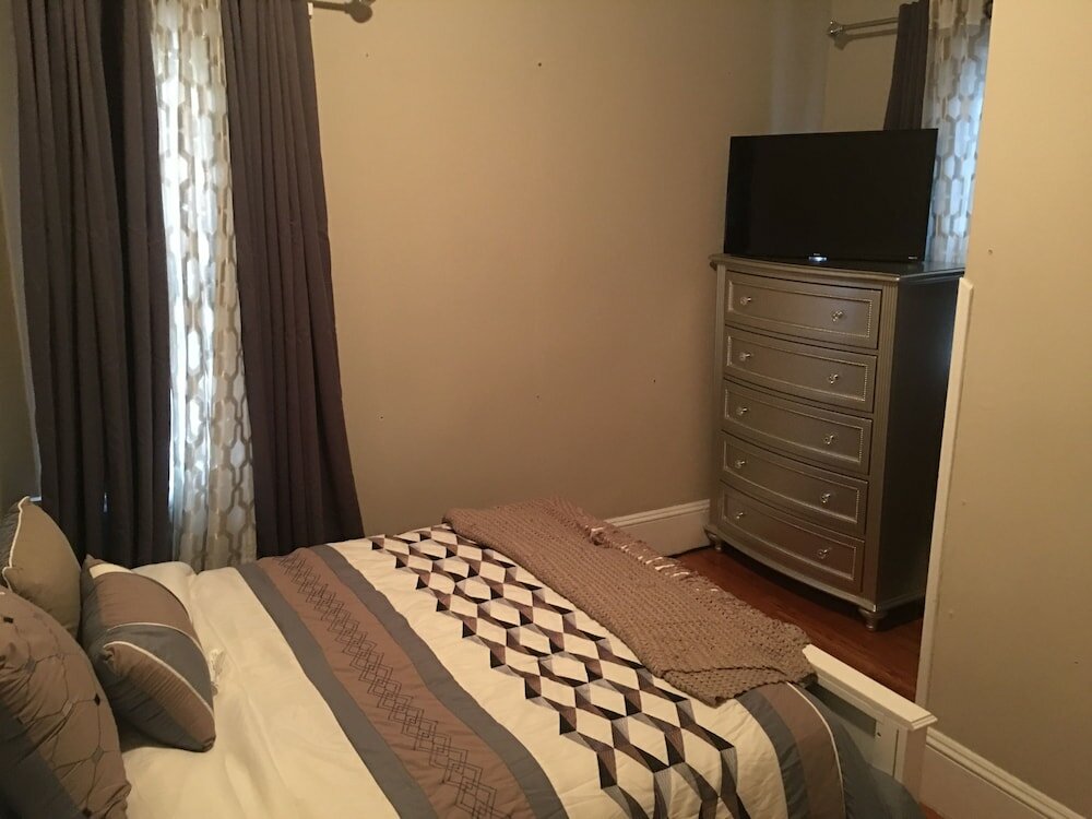 Фото Upscaled Home in a Quiet Neighborhood