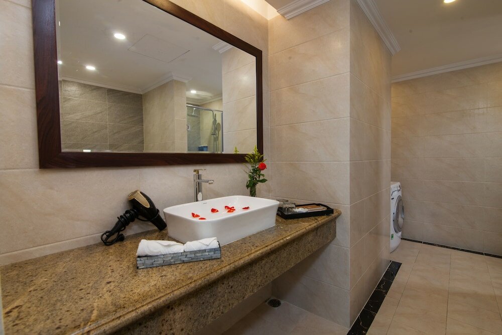 Фото Hanoi Central Hotel & Residences