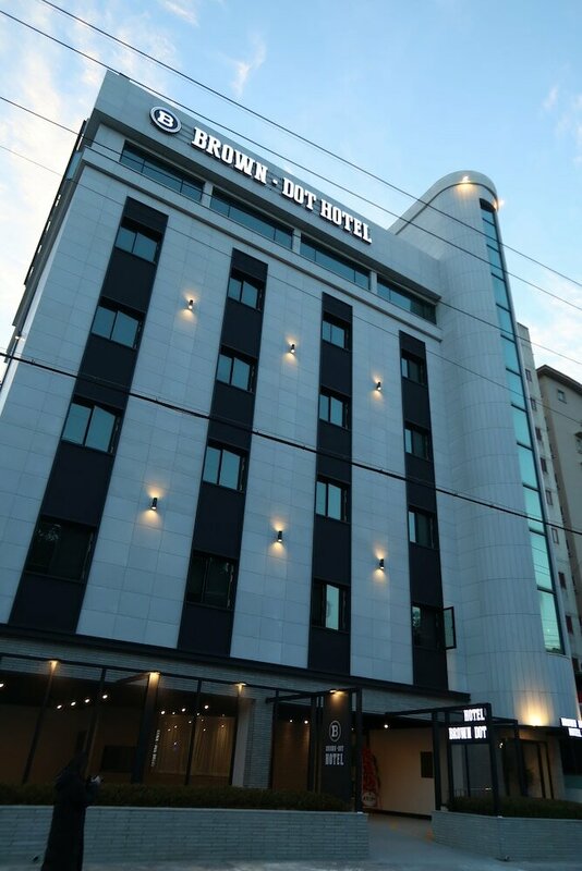 Гостиница Brown dot Hotel Palyong в Чханвоне