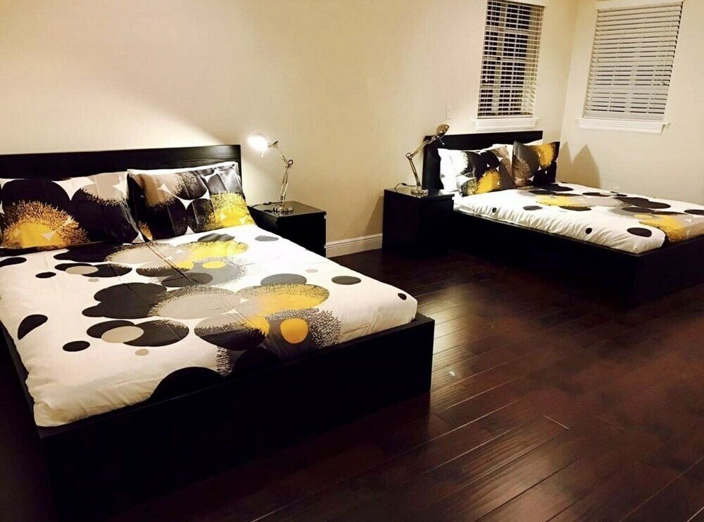 Фото 4br Townhouse 906 by Ideal Experience Vr