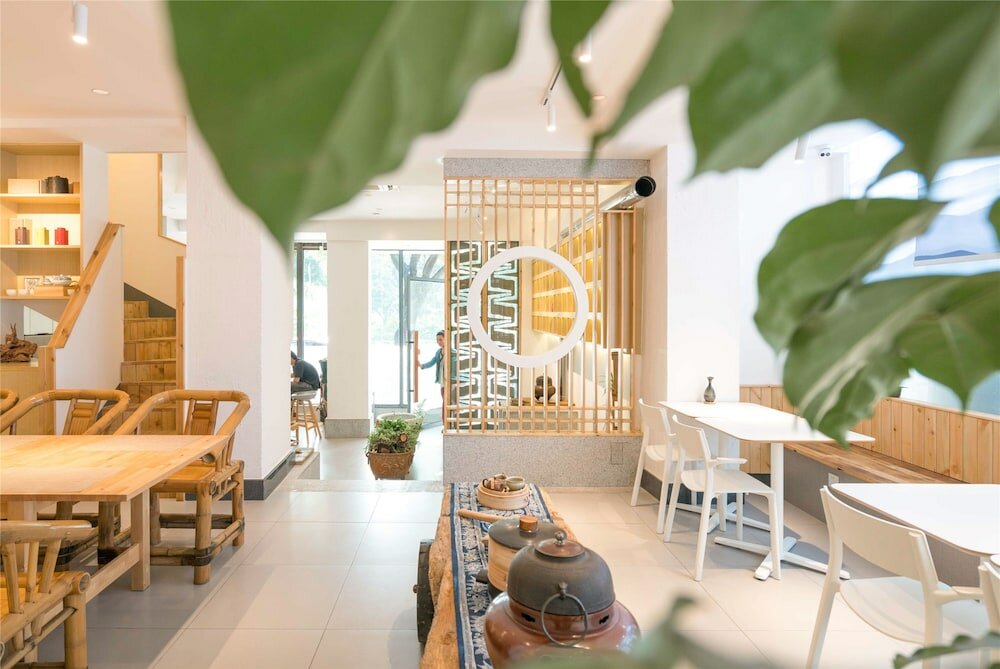 Фото Zen Tea House Elephant Trunk Hill Park