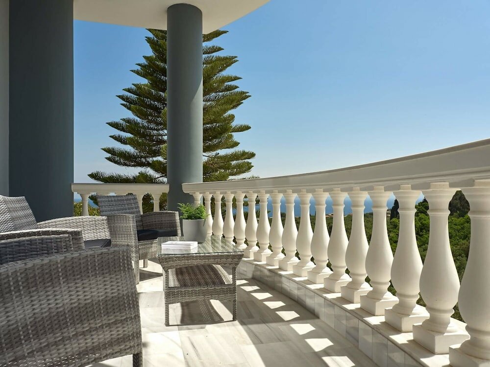 Фото Mont Bleu Luxury Villa