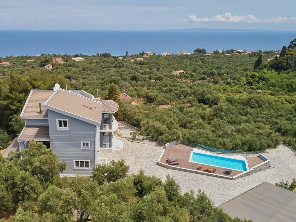 Фото Mont Bleu Luxury Villa