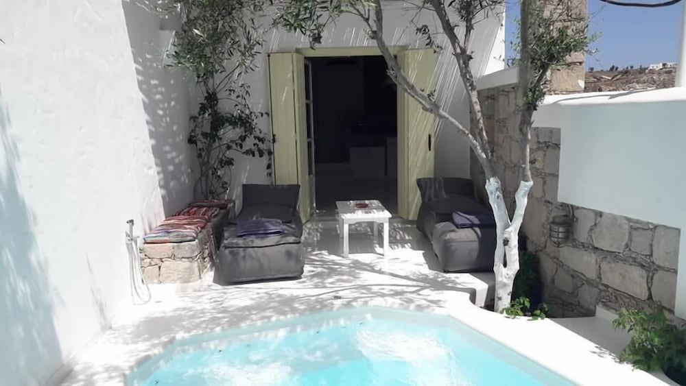 Фото Thalassitra Private Pool Suites & SPA