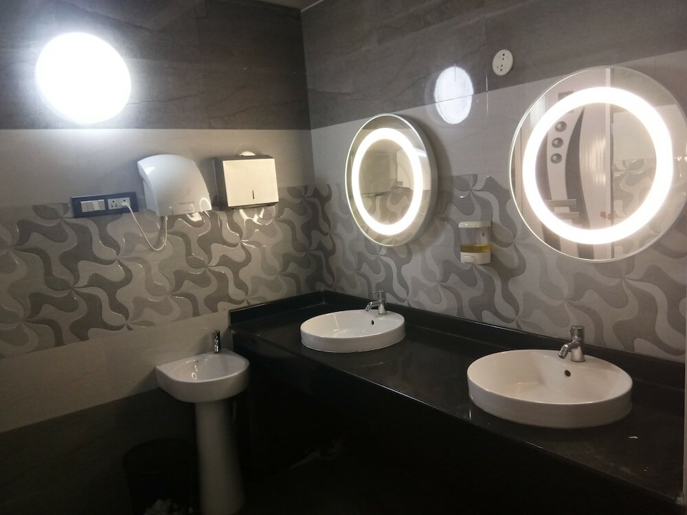 Фото Challenger Residency