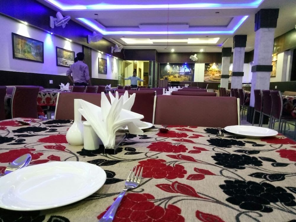 Фото Hotel Embassy International