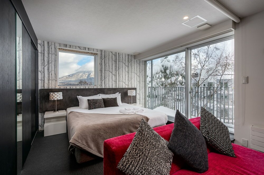 Фото Kira Kira Suites by H2 Life