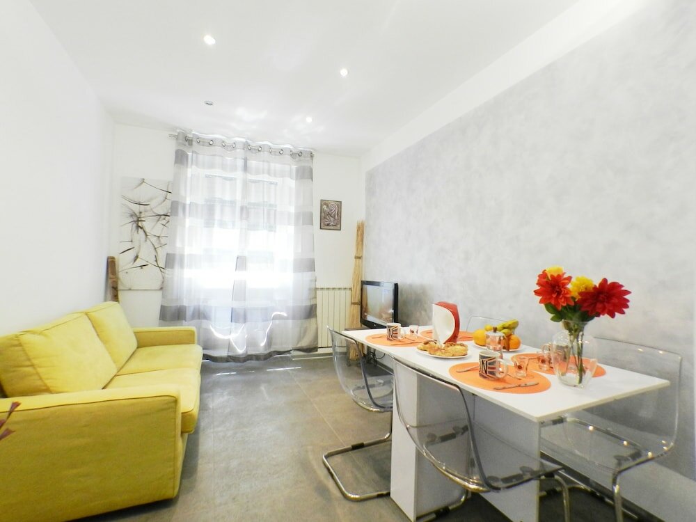 Фото Eli House Vatican