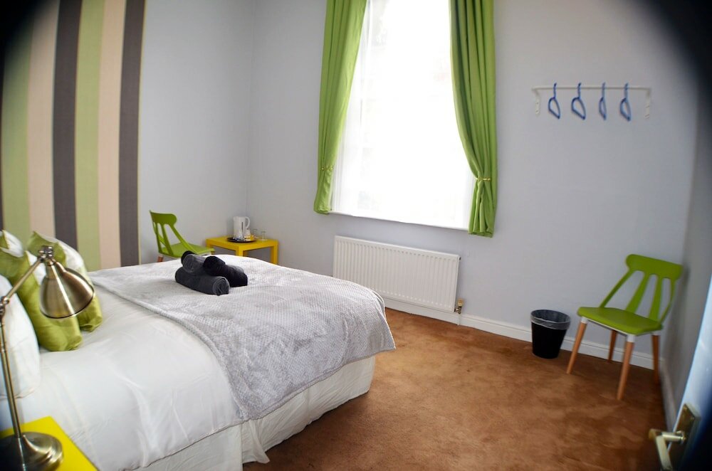 Фото Queens Guesthouse Manchester